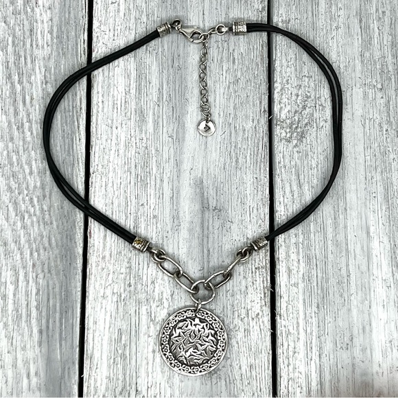 252. Signed Silpada “Sunburst” Sterling Silver and Leather Pendant Necklace - Picture 6 of 13